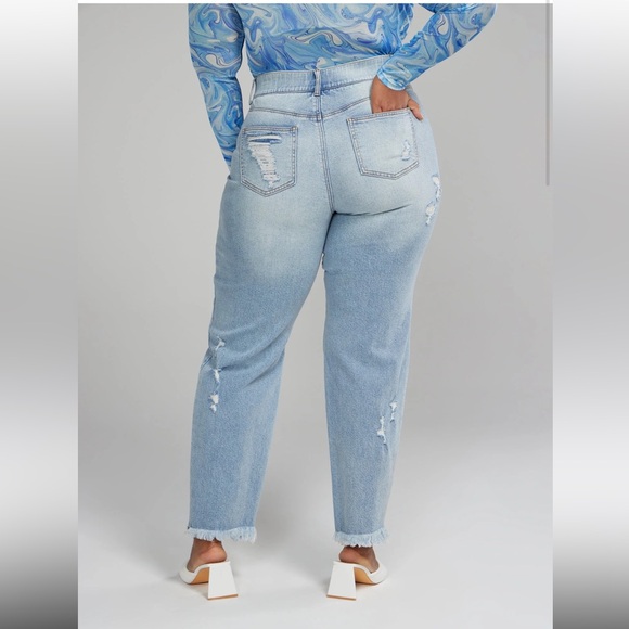 Fashion To Figure - High Rise Curvy Fit Destructed Straight Leg Jeans - Picture 3 of 7